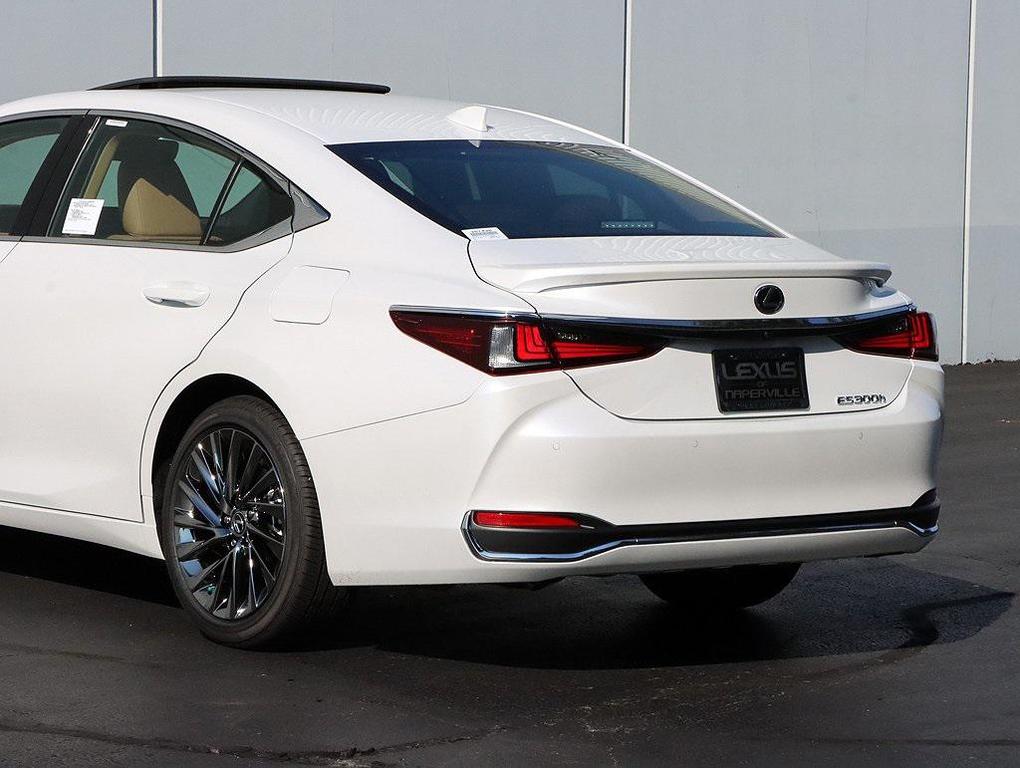 new 2025 Lexus ES 300h car, priced at $52,964