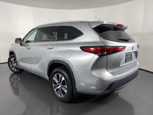 used 2022 Toyota Highlander car, priced at $36,988