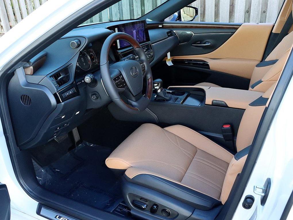 new 2025 Lexus ES 350 car, priced at $55,359