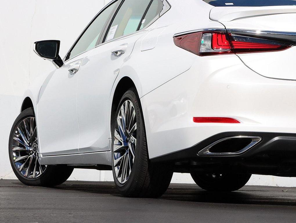 new 2025 Lexus ES 350 car, priced at $55,359