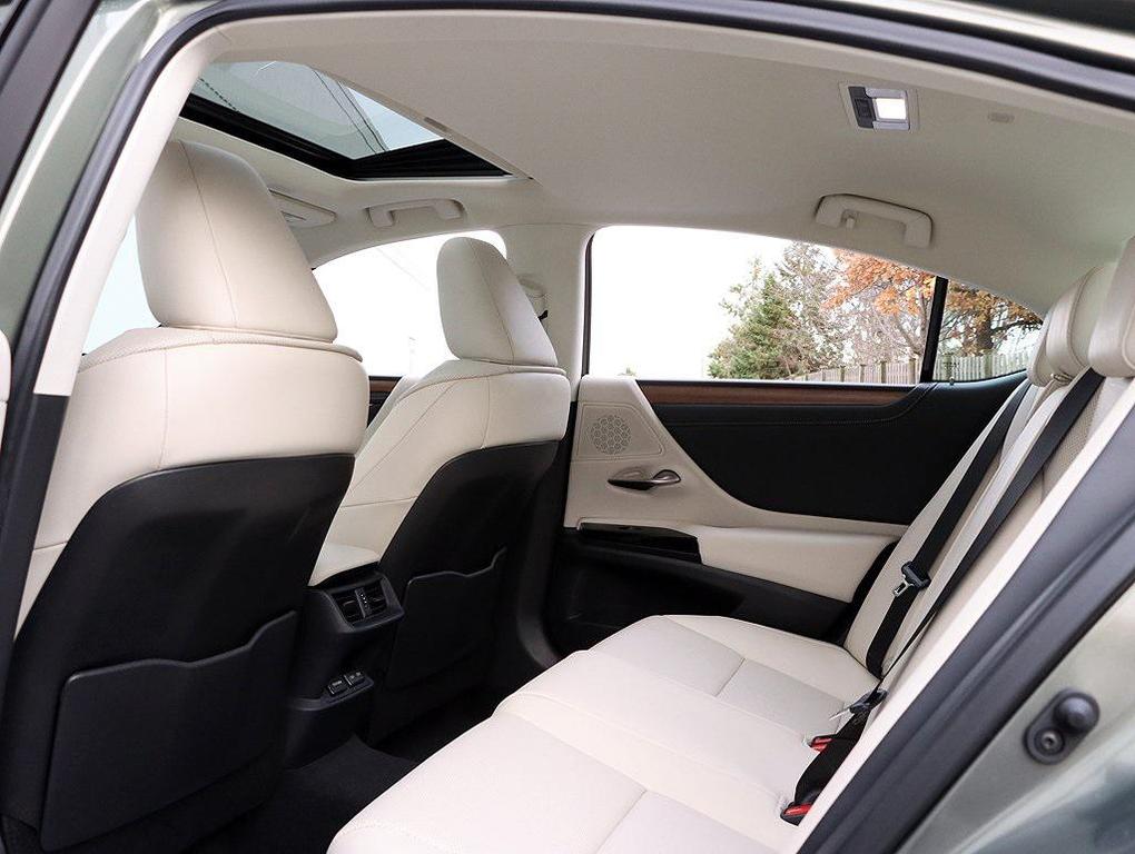 new 2025 Lexus ES 350 car, priced at $47,024