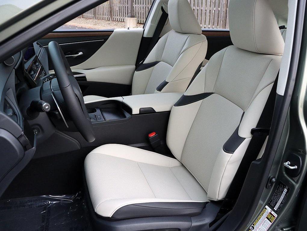 new 2025 Lexus ES 350 car, priced at $47,024