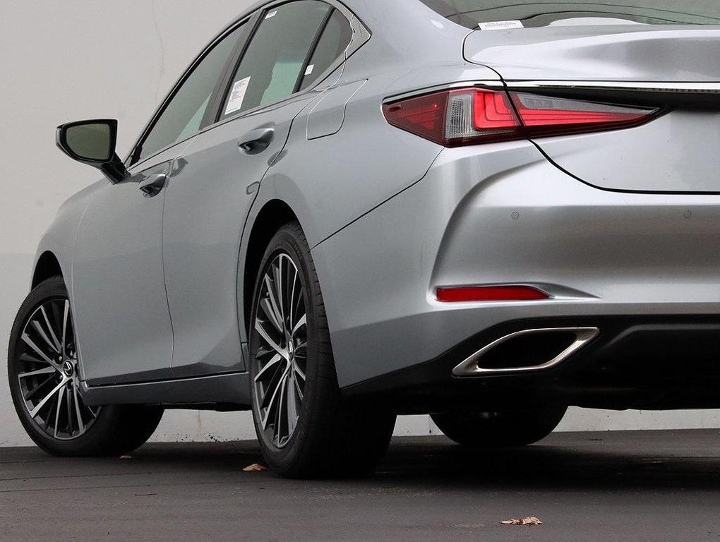 new 2025 Lexus ES 350 car, priced at $47,429