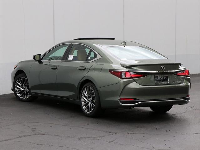 new 2025 Lexus ES 300h car, priced at $55,549
