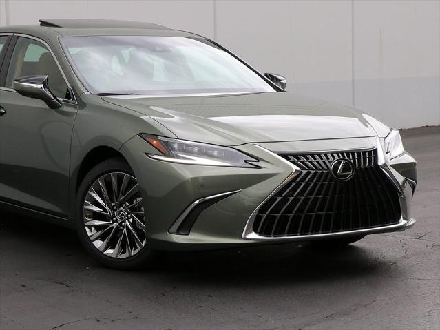 new 2025 Lexus ES 300h car, priced at $55,549