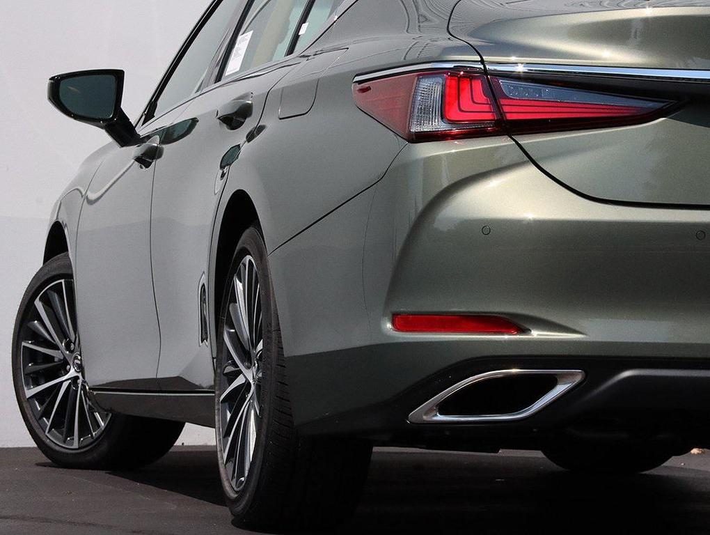 new 2025 Lexus ES 350 car, priced at $46,929