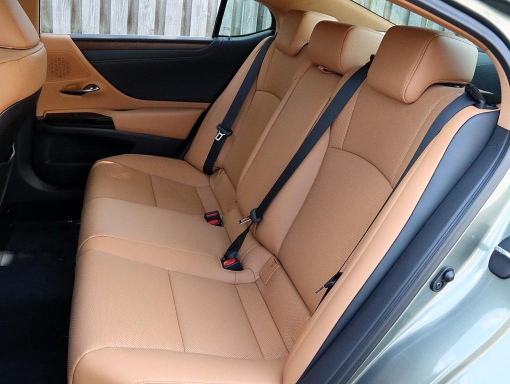 new 2025 Lexus ES 350 car, priced at $46,929