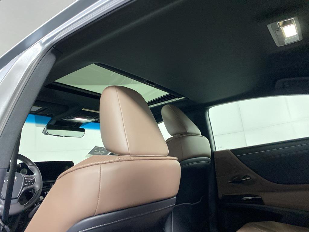 used 2023 Lexus ES 300h car, priced at $40,988