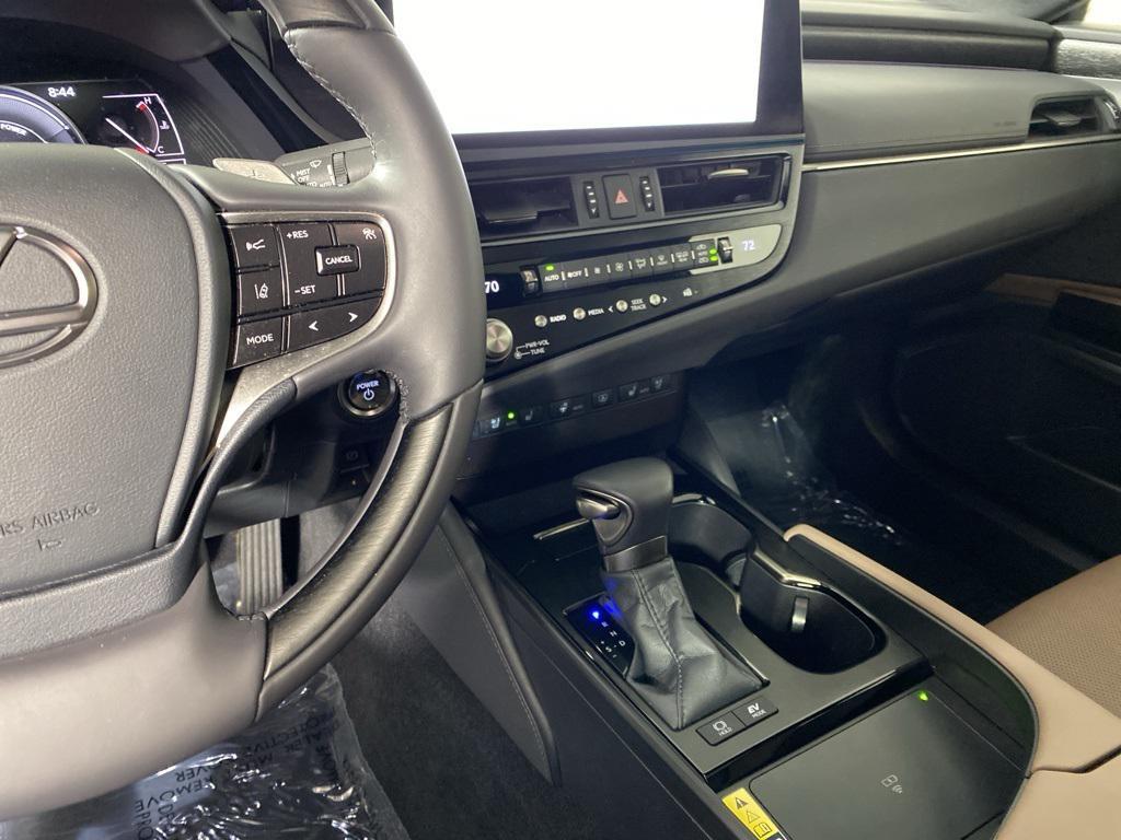 used 2023 Lexus ES 300h car, priced at $40,988