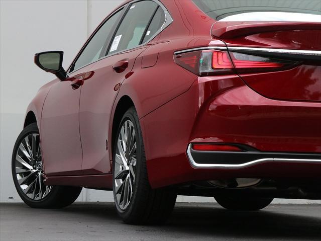 new 2025 Lexus ES 300h car, priced at $55,049