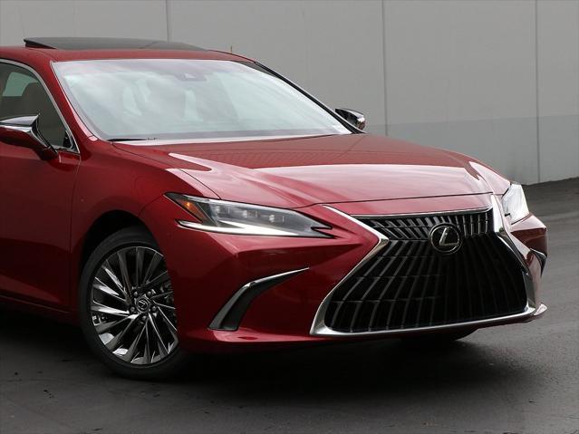 new 2025 Lexus ES 300h car, priced at $55,049