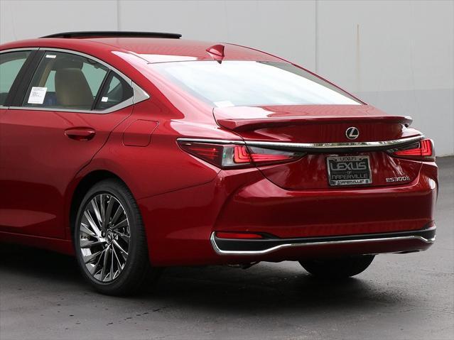 new 2025 Lexus ES 300h car, priced at $55,049