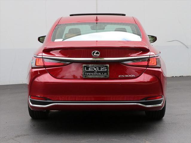 new 2025 Lexus ES 300h car, priced at $55,049