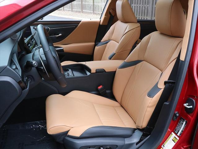 new 2025 Lexus ES 300h car, priced at $55,049