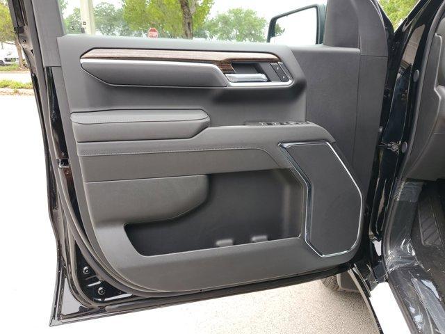 new 2025 GMC Sierra 1500 car, priced at $53,037
