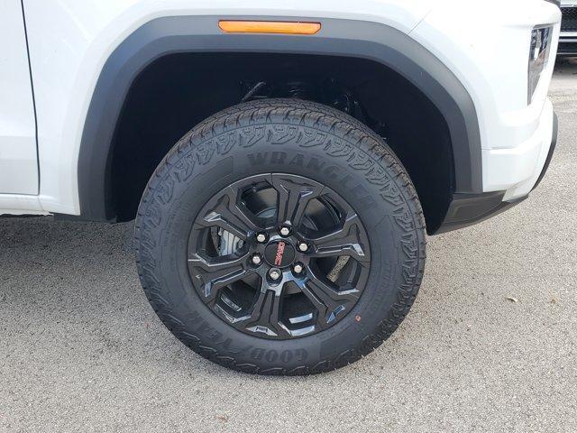new 2025 GMC Canyon car, priced at $38,400