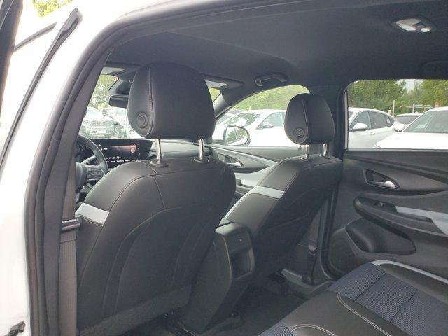 new 2025 Buick Envista car, priced at $26,086