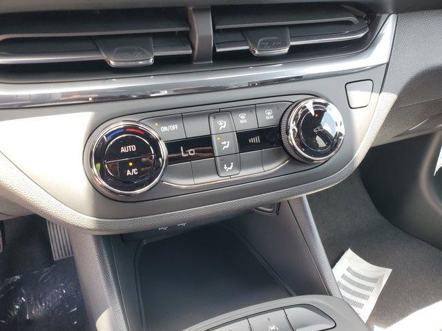 new 2025 Buick Envista car, priced at $25,174