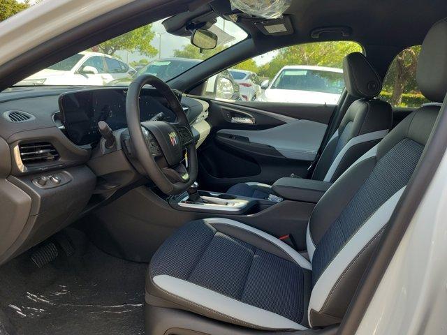 new 2025 Buick Envista car, priced at $26,681
