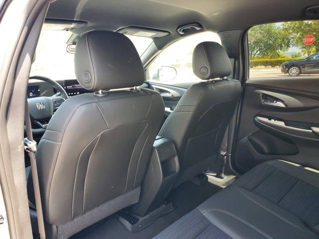 new 2025 Buick Envista car, priced at $25,929