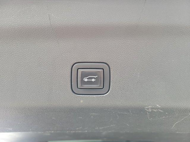 used 2021 GMC Yukon car, priced at $33,990