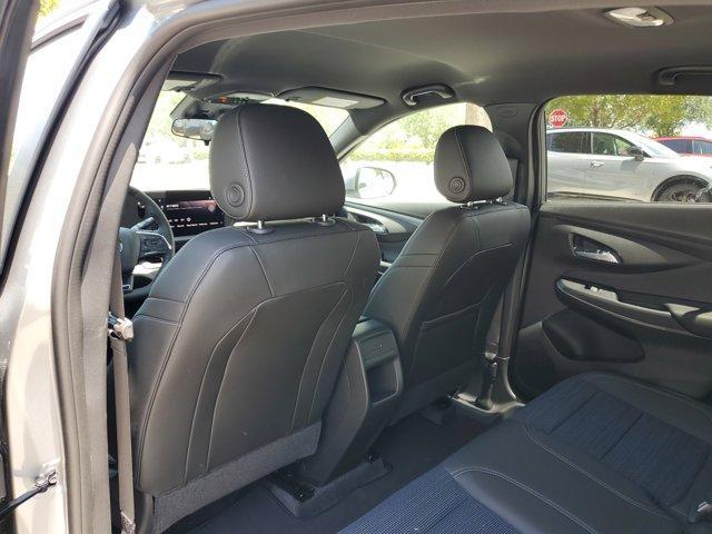 new 2025 Buick Envista car, priced at $25,929