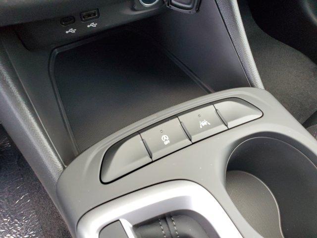 new 2025 Buick Envista car, priced at $26,084