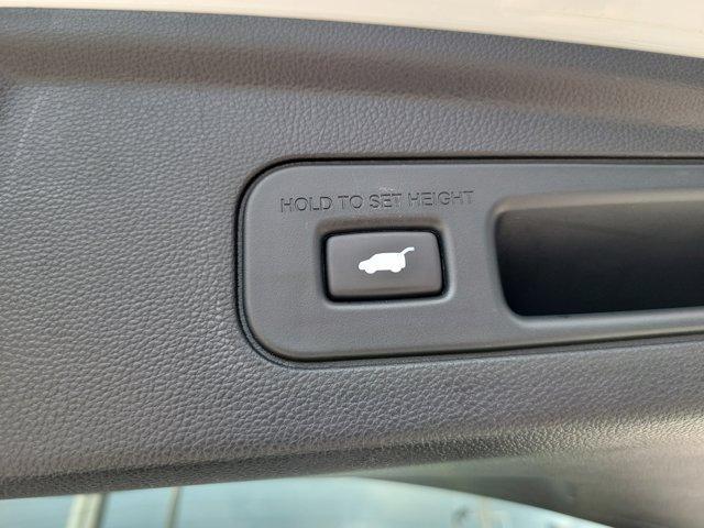 used 2023 Acura MDX car, priced at $40,990