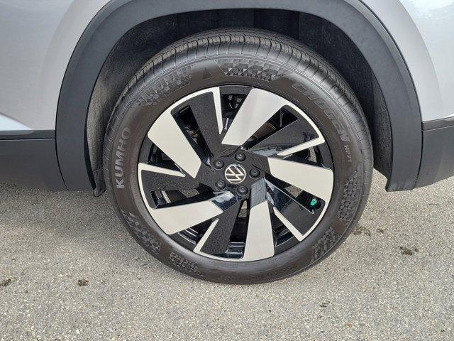 used 2024 Volkswagen Atlas Cross Sport car, priced at $34,990