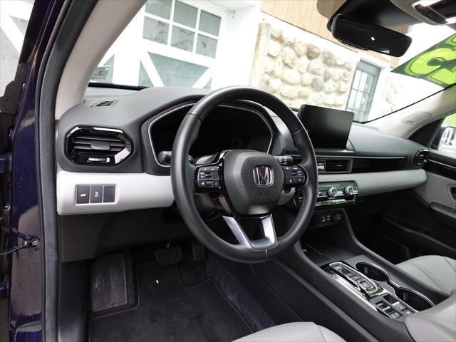 used 2025 Honda Pilot car, priced at $45,998