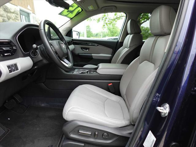 used 2025 Honda Pilot car, priced at $45,998