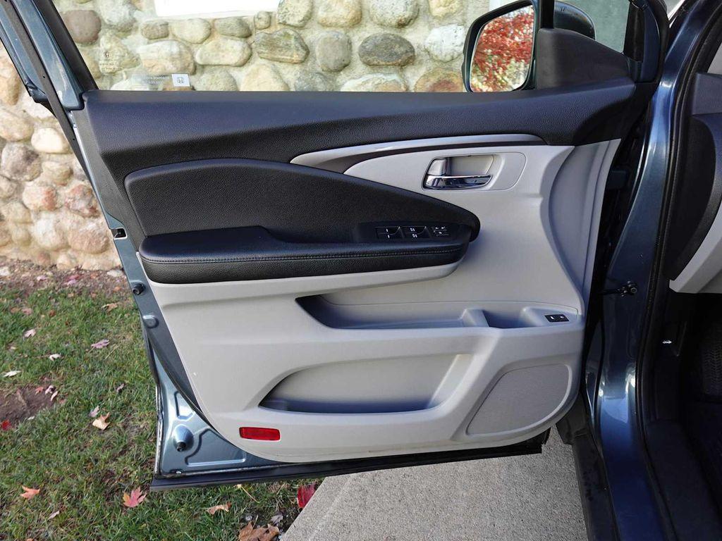 used 2017 Honda Pilot car, priced at $14,788