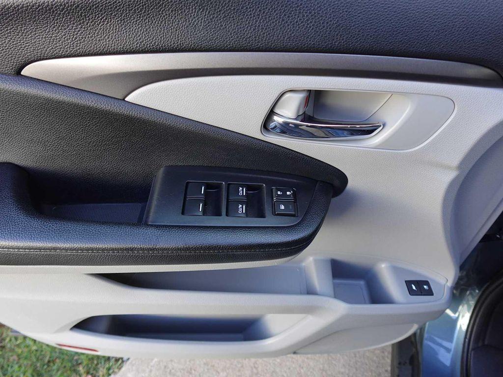 used 2017 Honda Pilot car, priced at $14,788