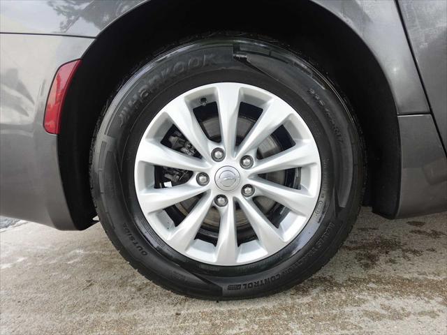 used 2018 Chrysler Pacifica car, priced at $14,795