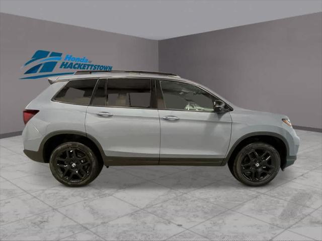 new 2025 Honda Passport car, priced at $50,320