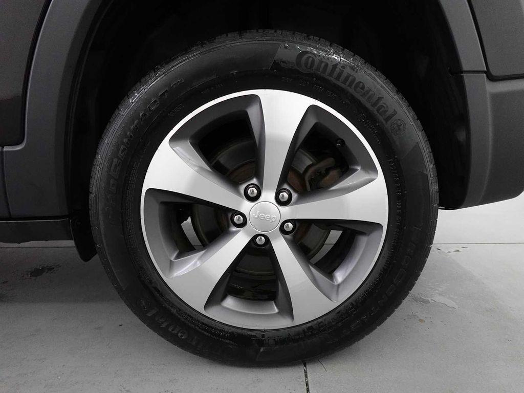 used 2021 Jeep Cherokee car, priced at $21,895