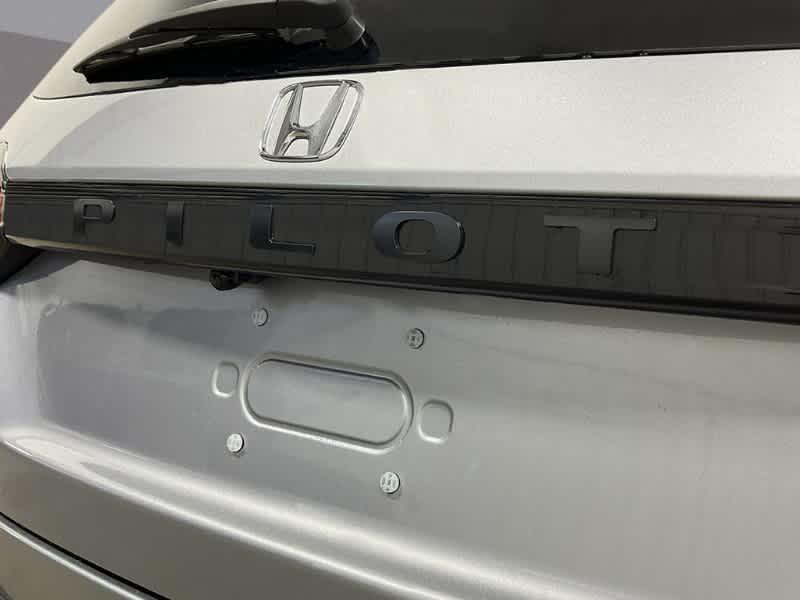 new 2025 Honda Pilot car, priced at $50,895