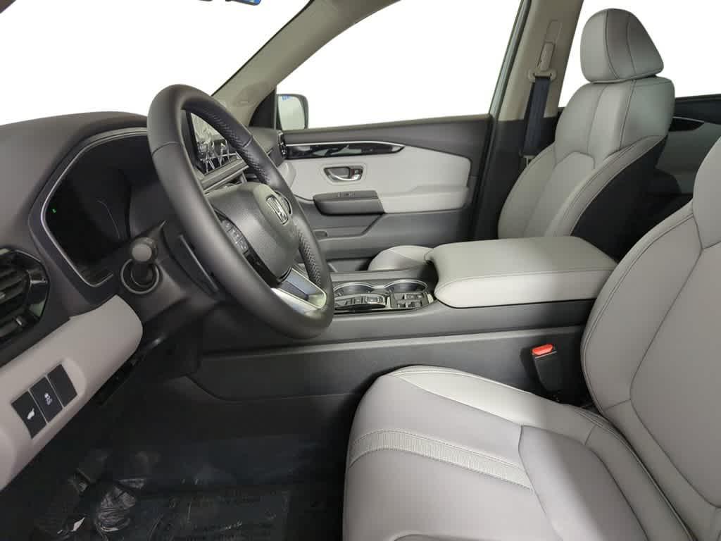 new 2025 Honda Pilot car, priced at $52,950