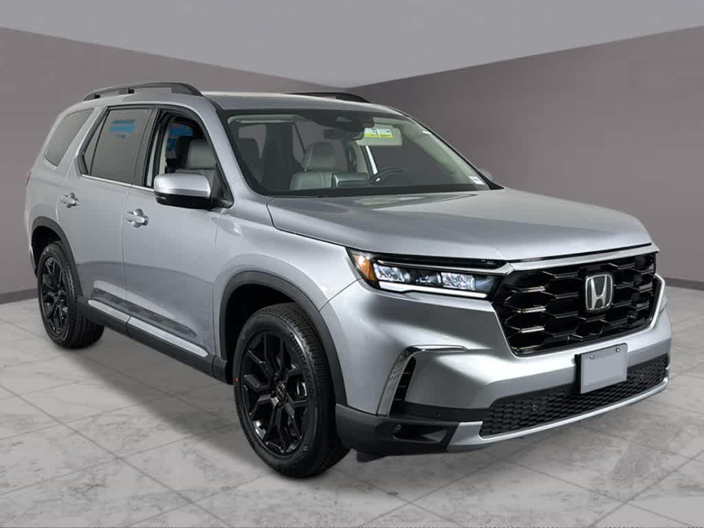 new 2025 Honda Pilot car, priced at $52,995