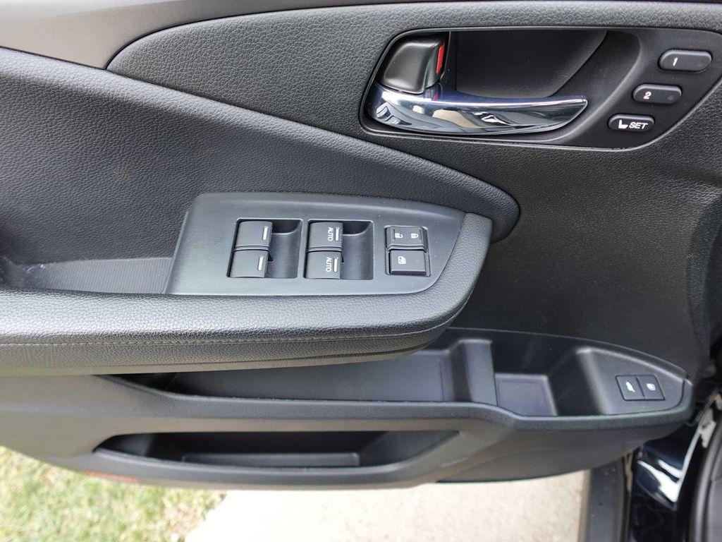 used 2022 Honda Pilot car, priced at $30,998