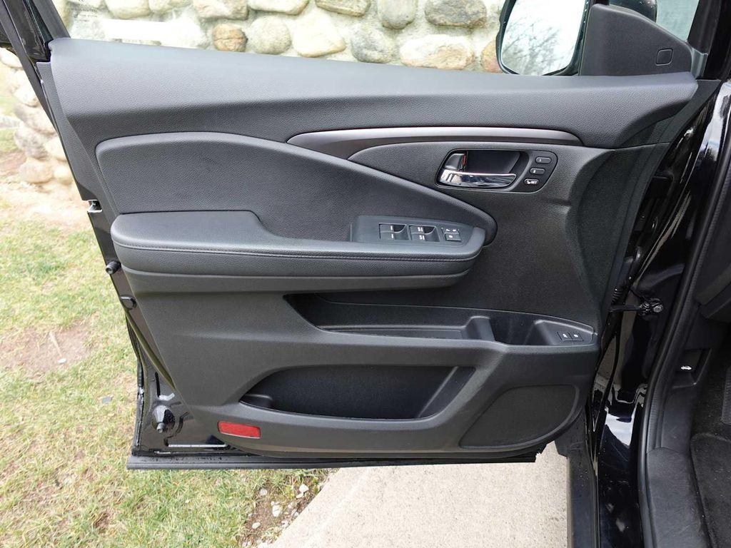 used 2022 Honda Pilot car, priced at $30,998