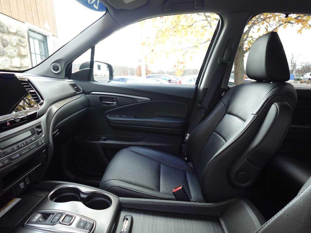 used 2022 Honda Pilot car, priced at $30,998