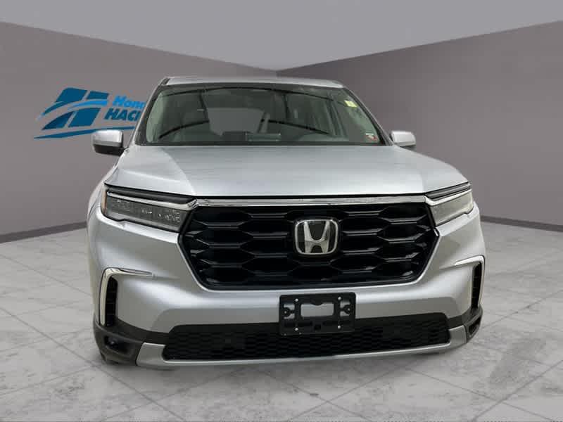 new 2025 Honda Pilot car, priced at $47,095
