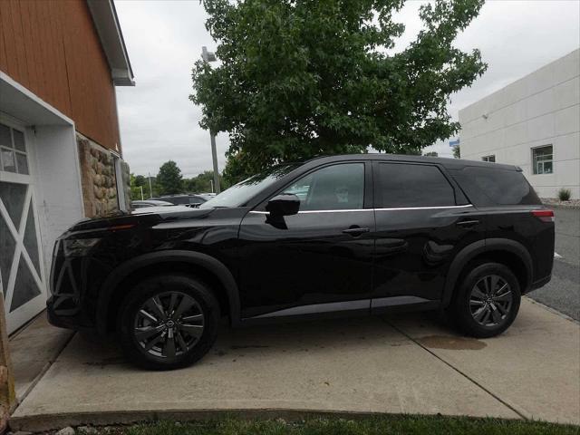 used 2023 Nissan Pathfinder car, priced at $26,998