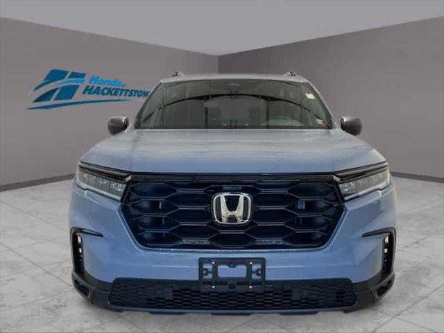 new 2025 Honda Pilot car, priced at $44,205
