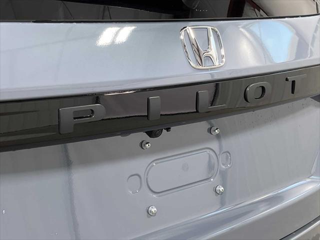 new 2025 Honda Pilot car, priced at $44,205