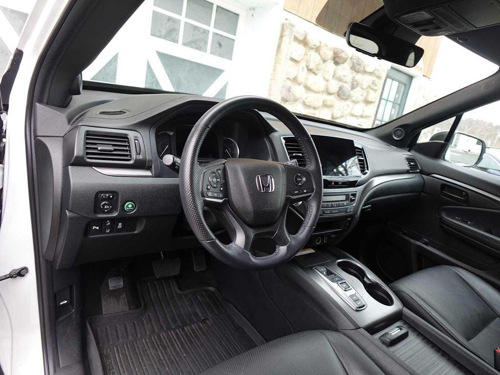 used 2022 Honda Passport car, priced at $31,885
