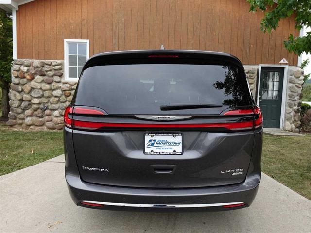 used 2022 Chrysler Pacifica car, priced at $34,998