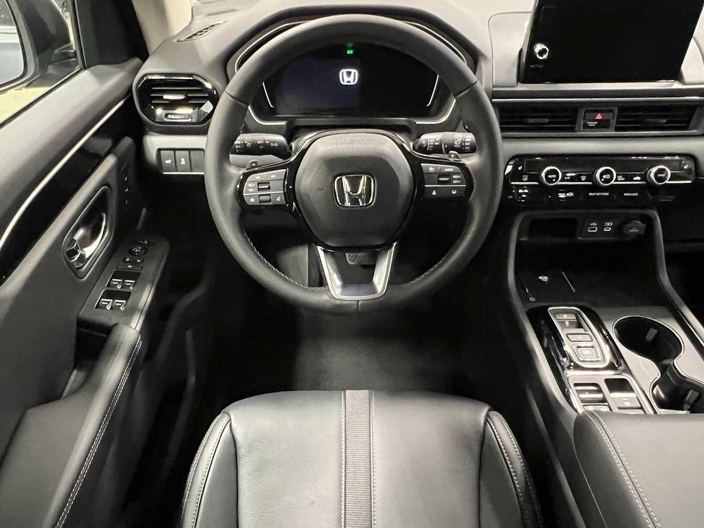 new 2025 Honda Pilot car, priced at $47,095