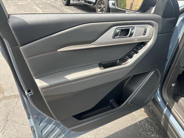 new 2025 Ford Explorer car, priced at $40,880